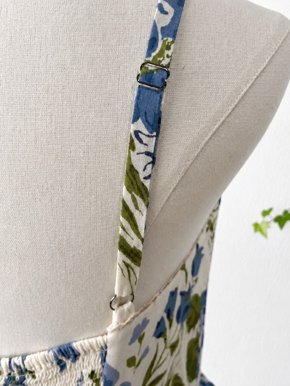 NWT OPT Blue Hydrangea Aila Dress - 10 - Picture 6 of 11